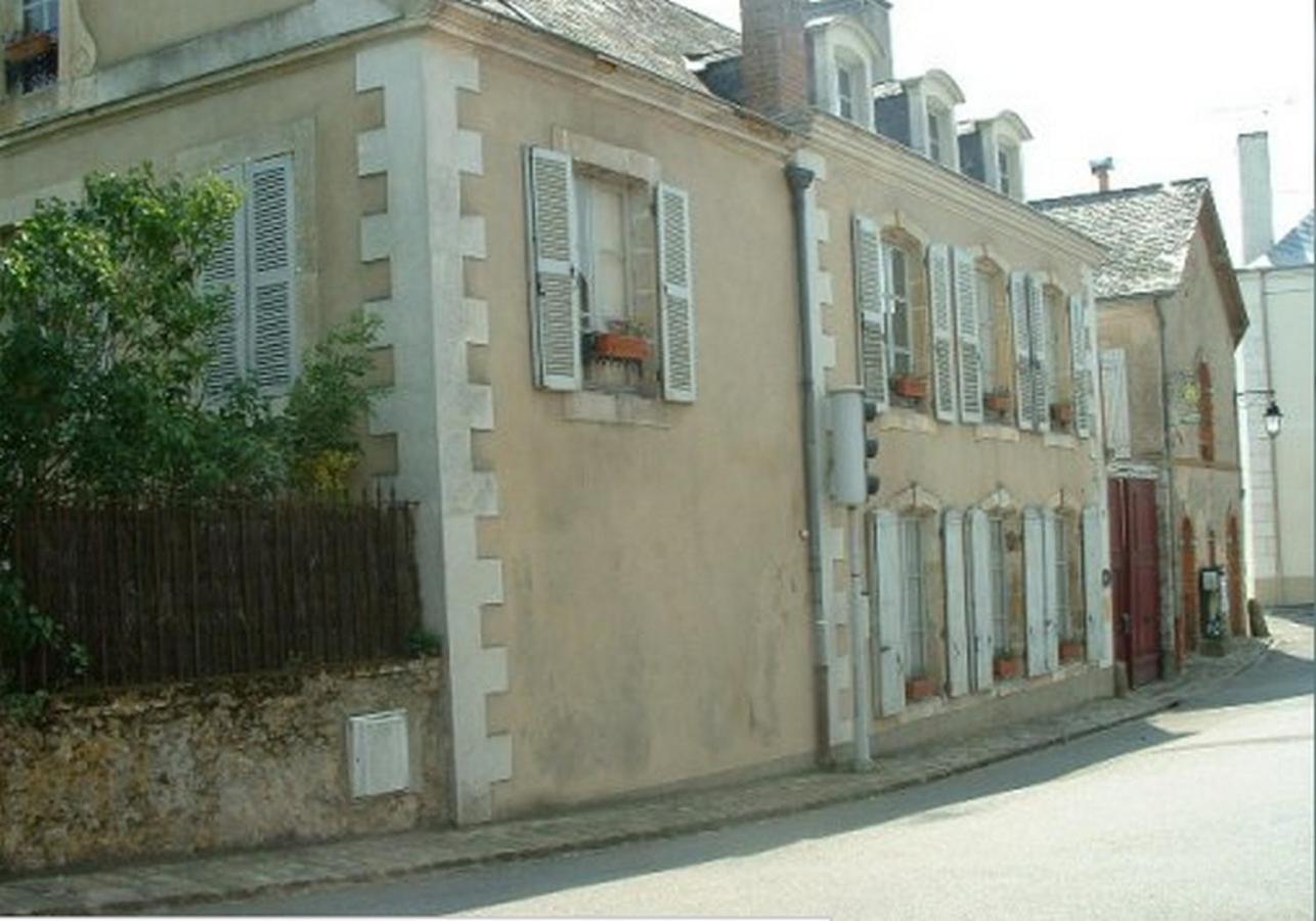 Montfort-le-Gesnois Chambres D'Hotes Le Pont Romain المظهر الخارجي الصورة