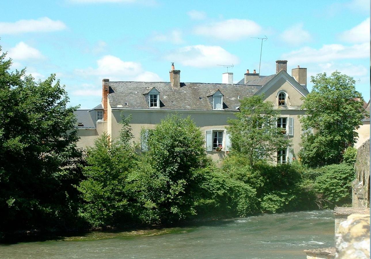 Montfort-le-Gesnois Chambres D'Hotes Le Pont Romain المظهر الخارجي الصورة